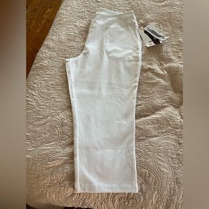 Withe pants stretch fabric for a sleeker look Prime stretch denim